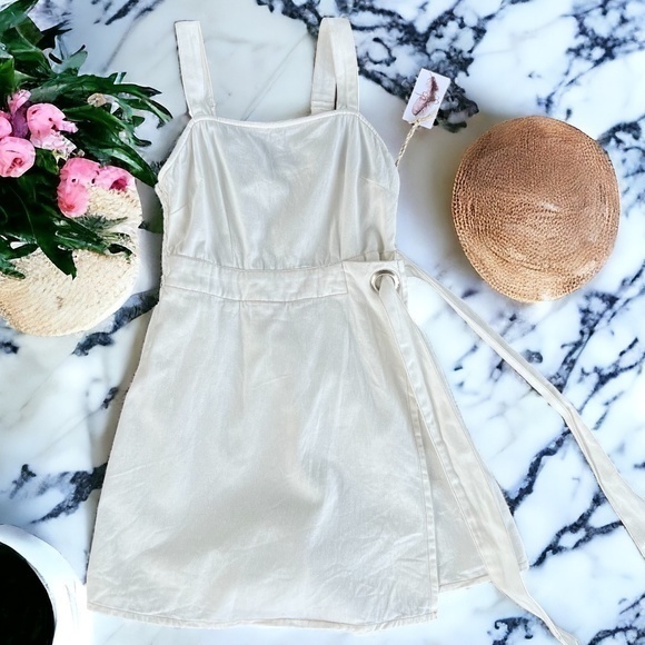 Jessica Simpson NWT White Cotton Shorts Romper Size XS Side Tie - Picture 1 of 9